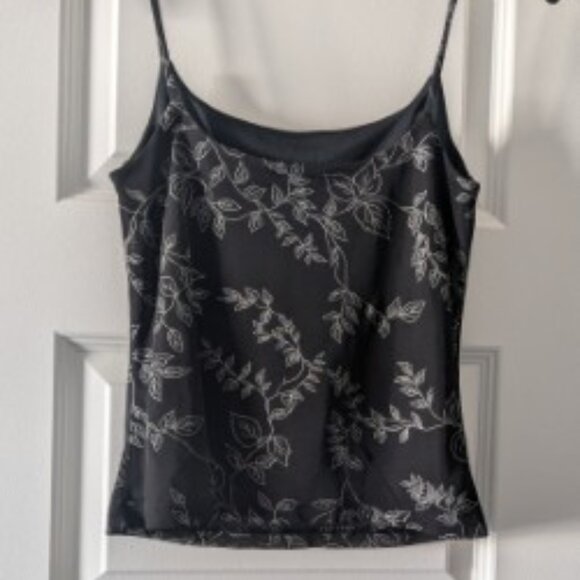 Back camisole top with white flowers - Picture 2 of 6